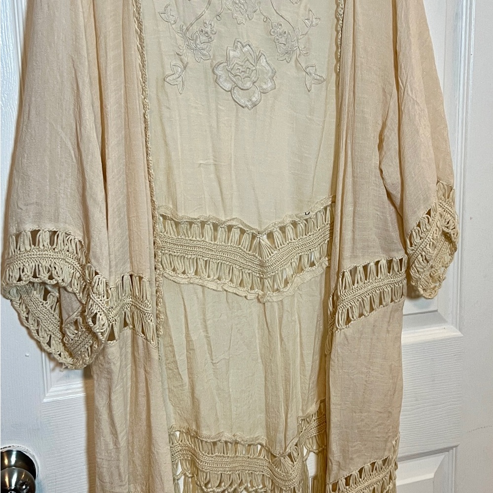 Lapis Cream Embroidered Kimono